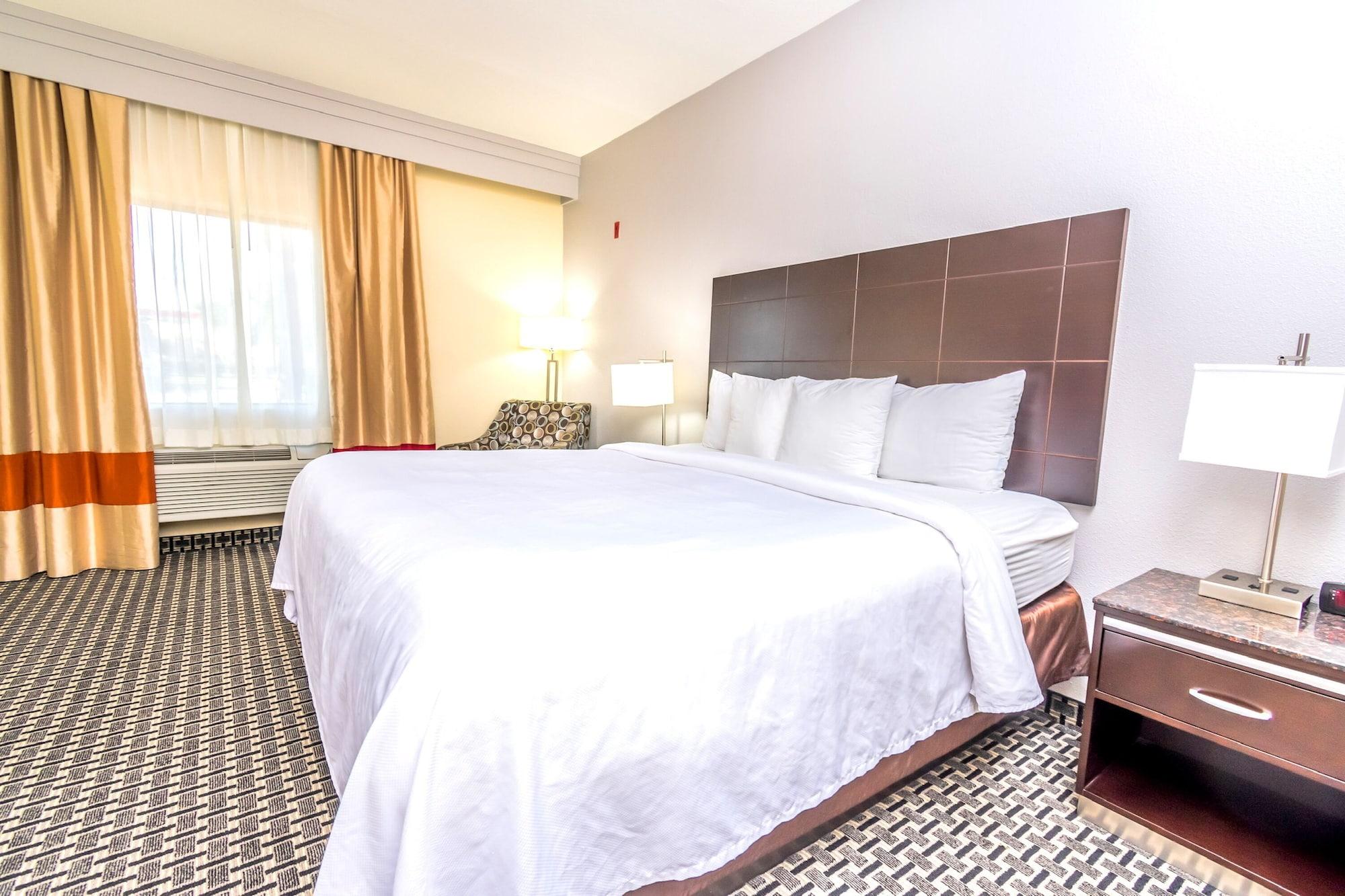 Econo Lodge Inn & Suites East Houston I-10 Экстерьер фото