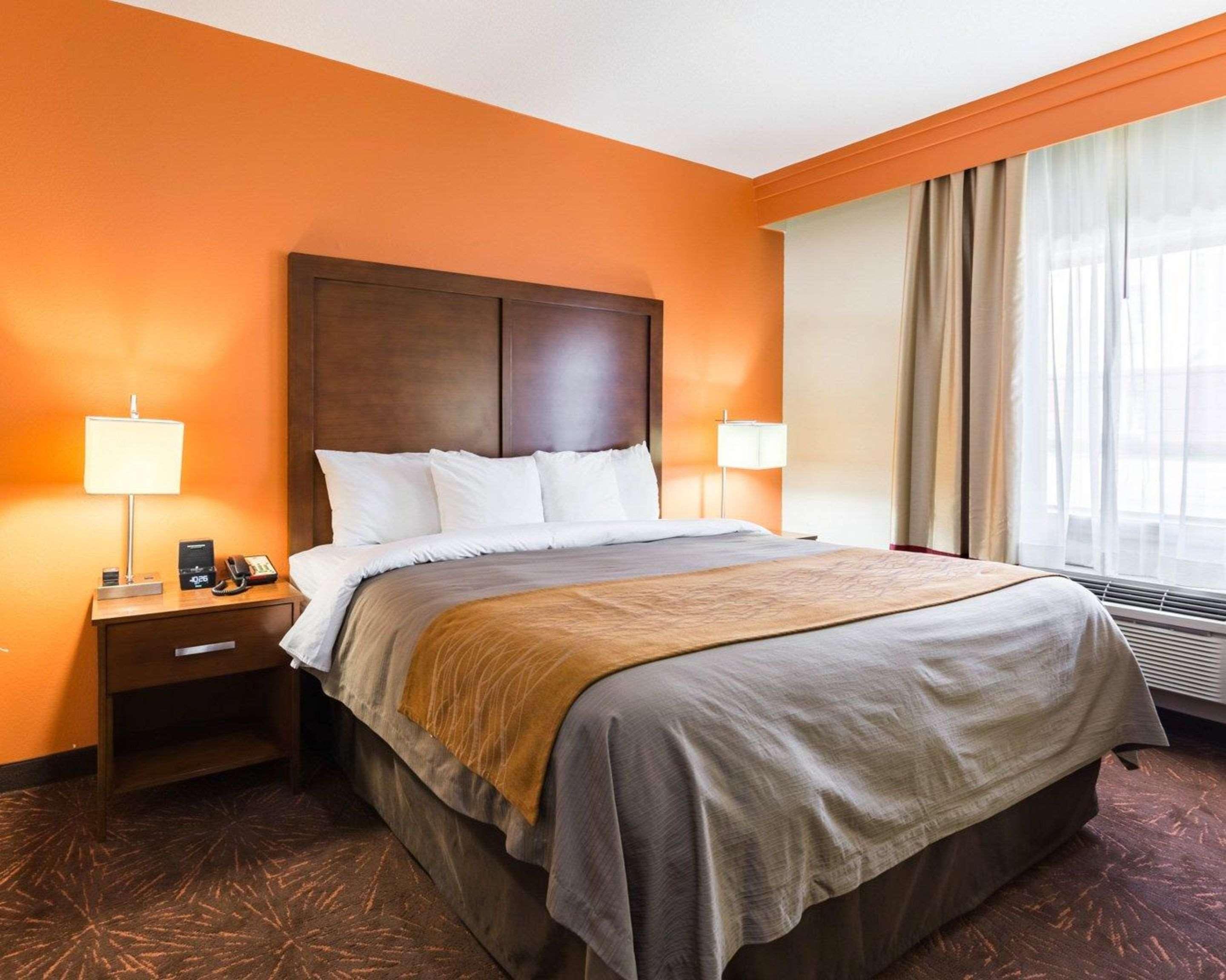 Econo Lodge Inn & Suites East Houston I-10 Экстерьер фото