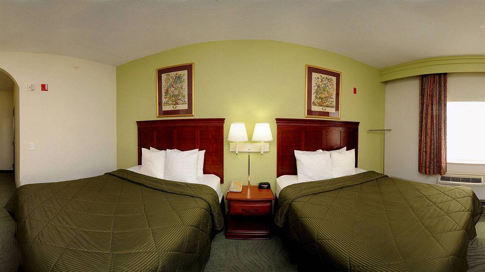 Econo Lodge Inn & Suites East Houston I-10 Интерьер фото